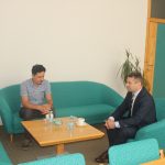Profesor Činardži na prijemu kod direktora Muratovića